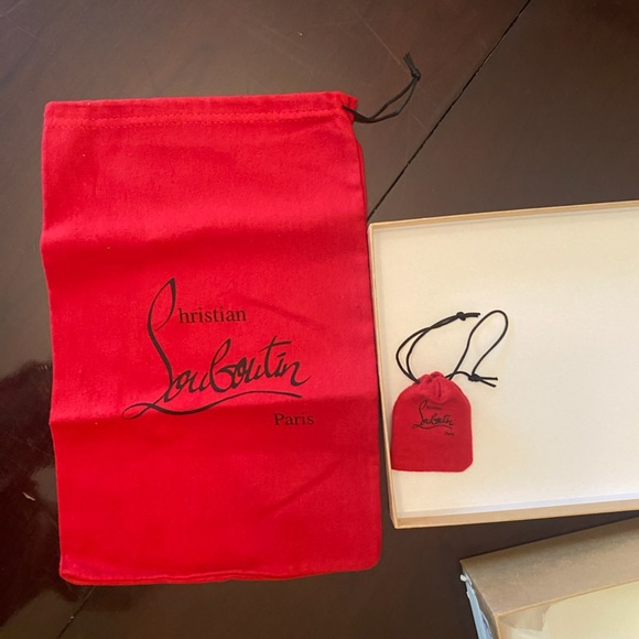 LOUBOUTIN “JUST NOTHING Heels WILL TAKE 500 🅿️🅿️ - Picture 4 of 6